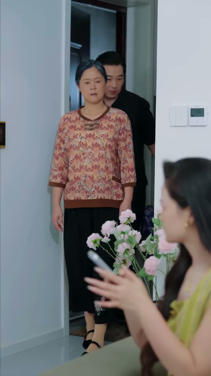 订婚宴上,我替我妈掀了桌
